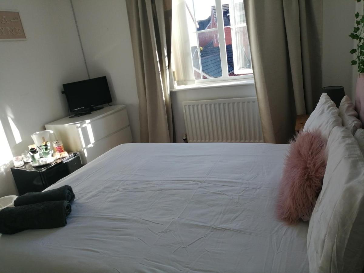 Spacious Townhouse With Sea Views Near Cardiff Barry Exterior photo